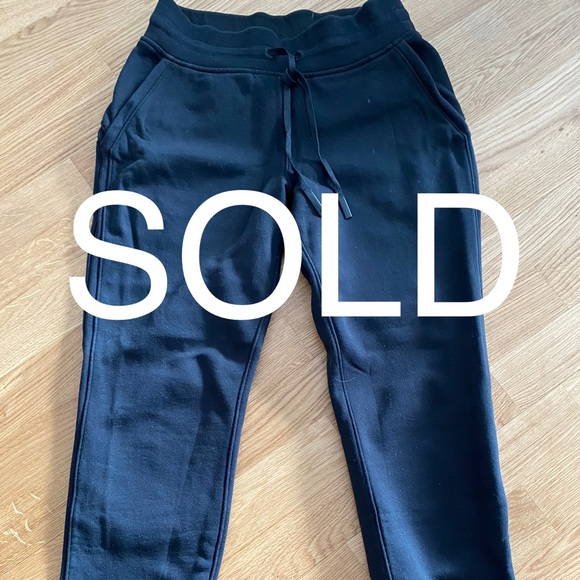 Lululemon jogging pants - Picture 1 of 4